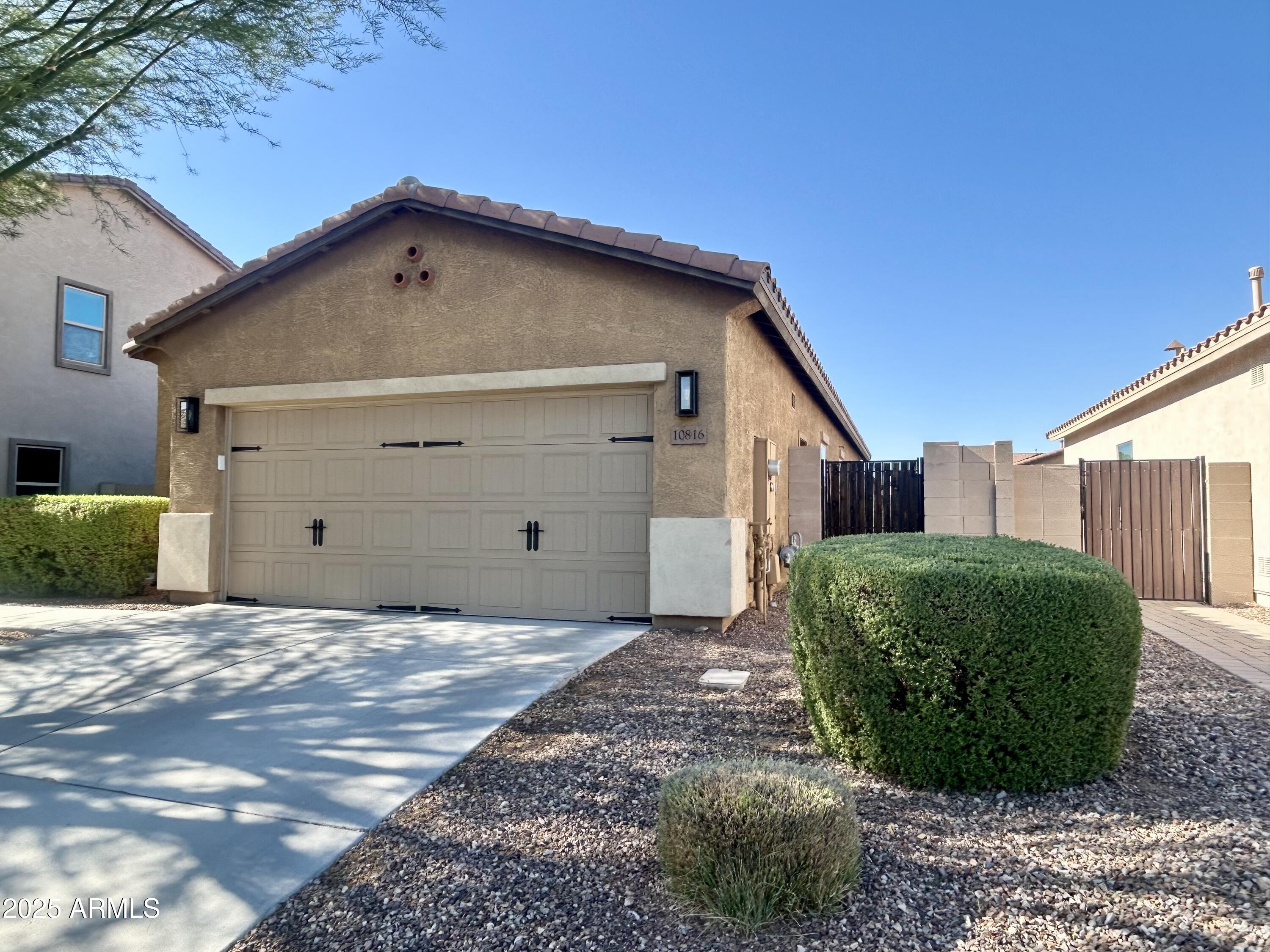 10816 W COTTONTAIL Lane