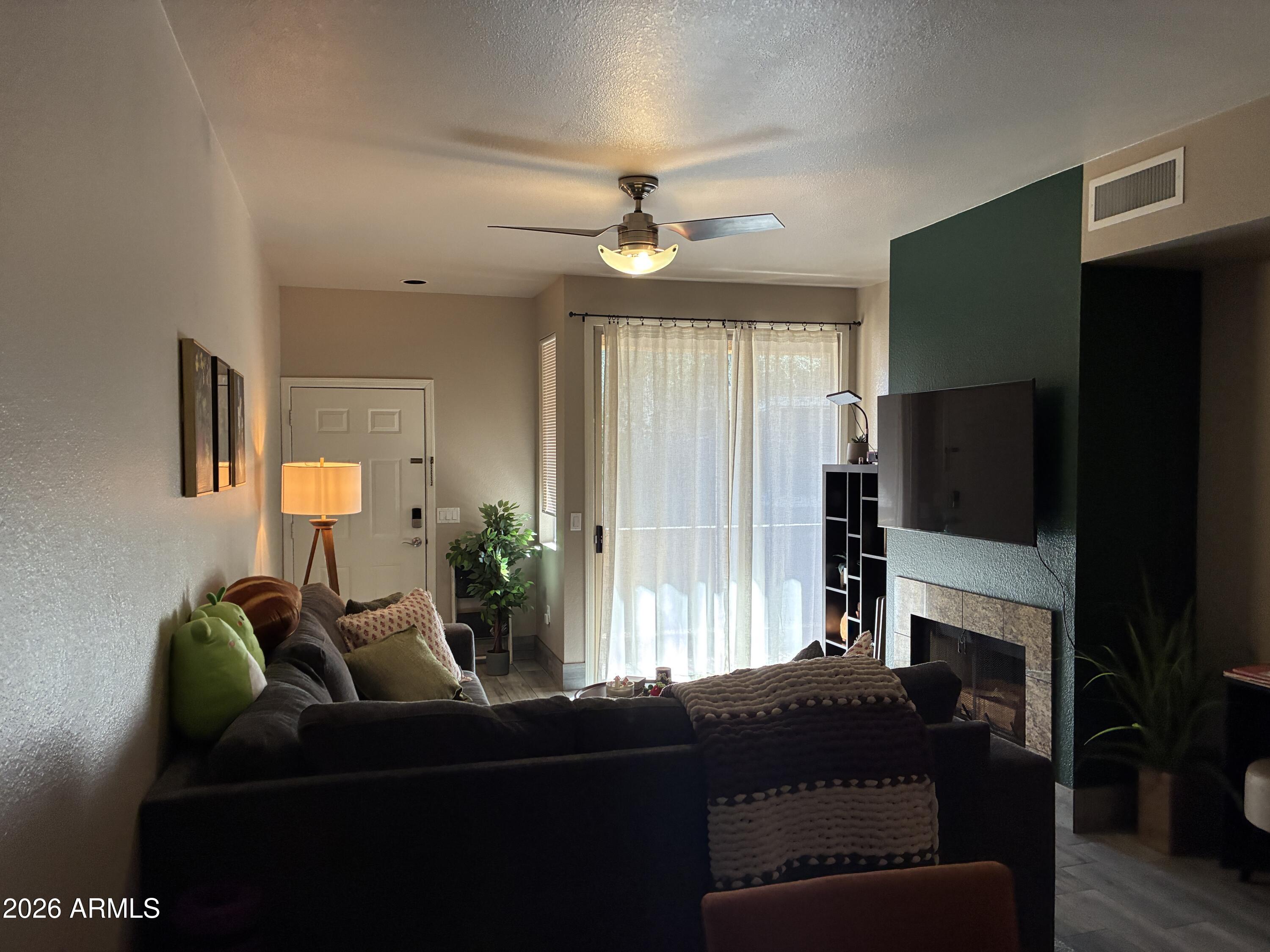 1411 E ORANGEWOOD Avenue 142