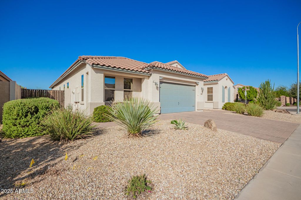 Photo of 1672 S Sunset Drive, Chandler, AZ 85286 (MLS # 6959489)
