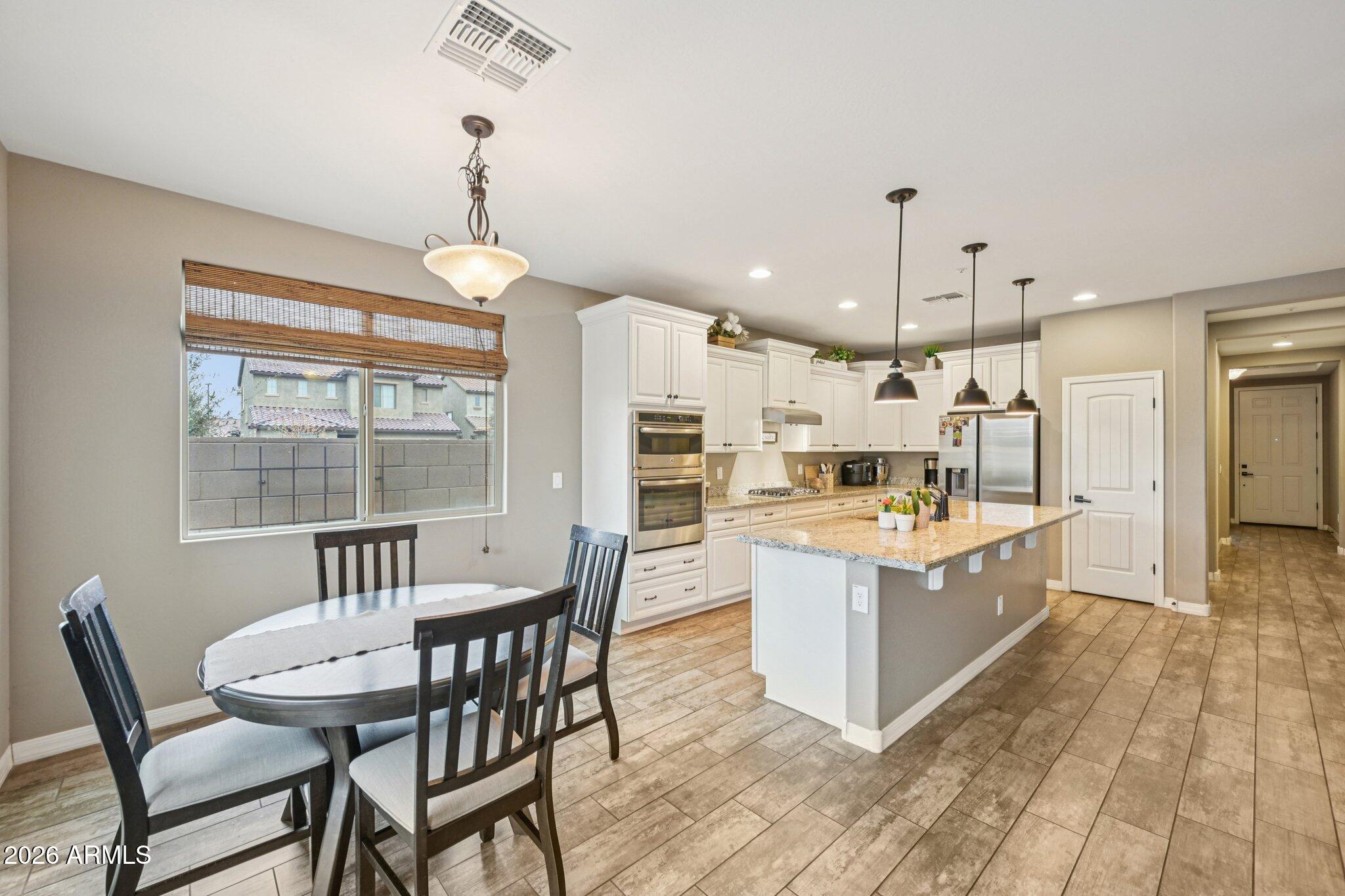 3716 E LODGEPOLE Drive