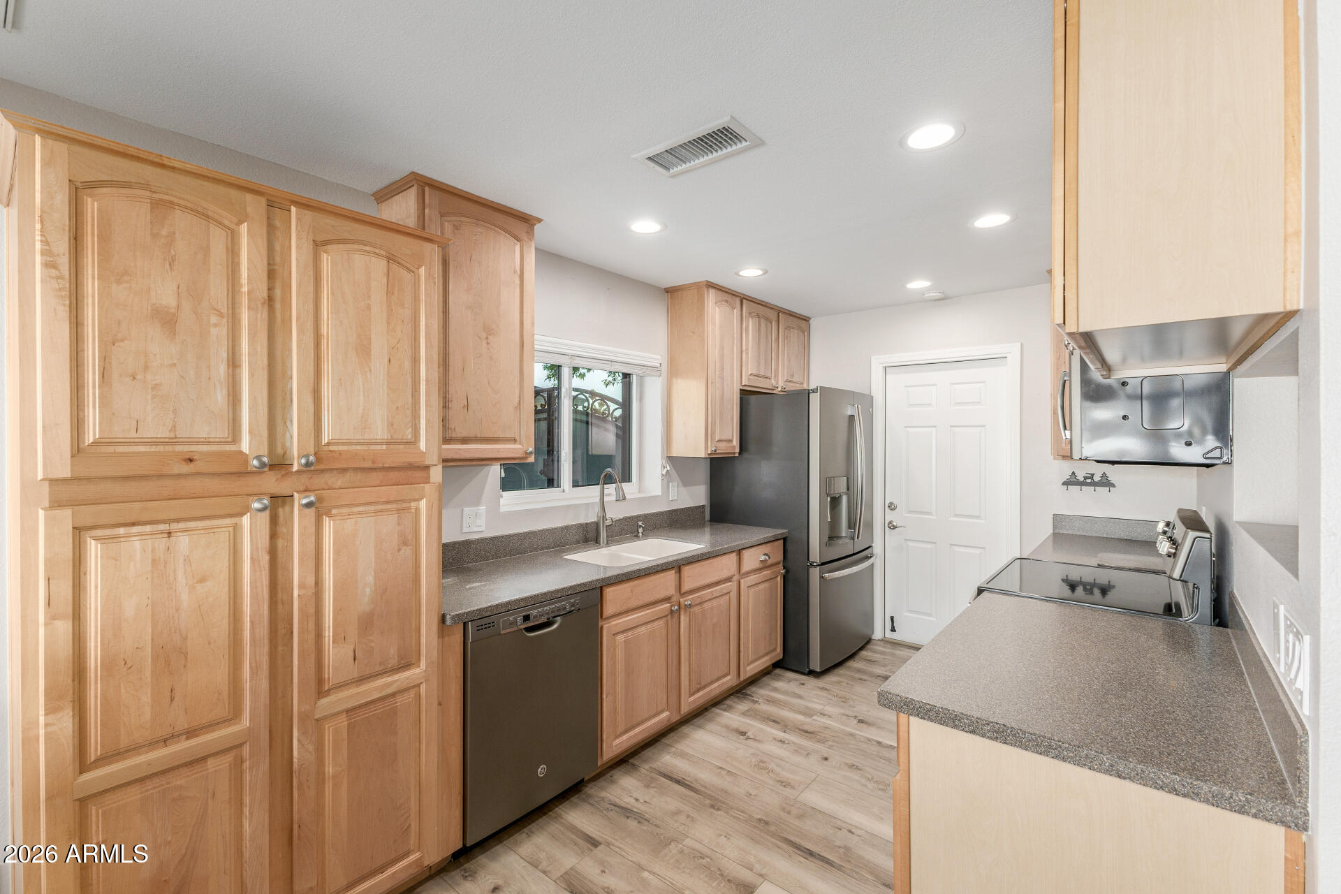 6613 S MCKEMY Street