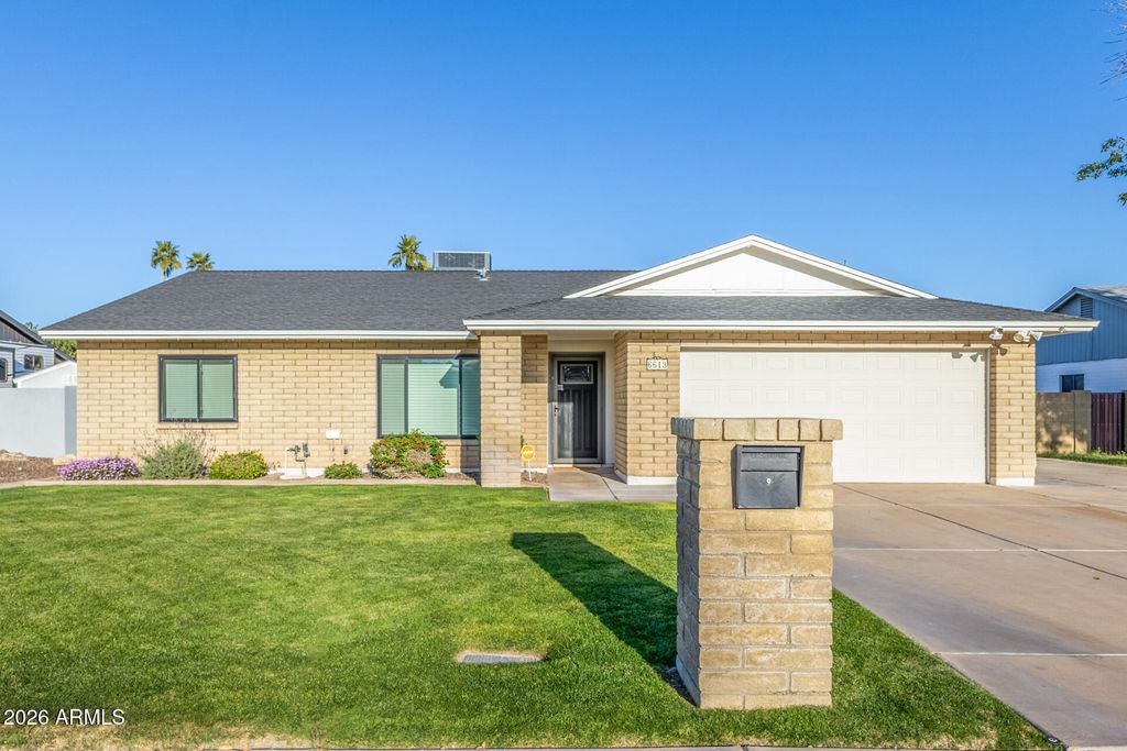 Photo of 6613 S Mckemy Street, Tempe, AZ 85283 (MLS # 6977578)