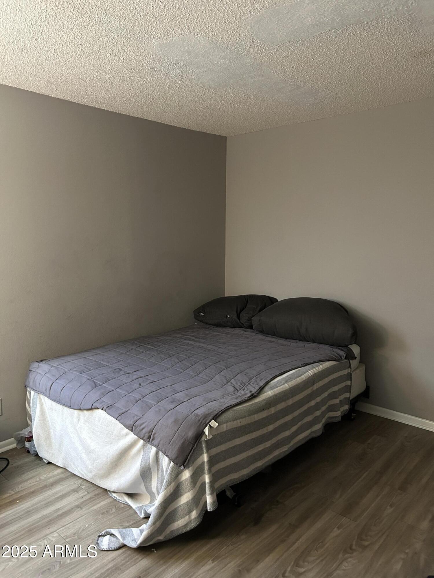 3230 E PINCHOT Avenue 32