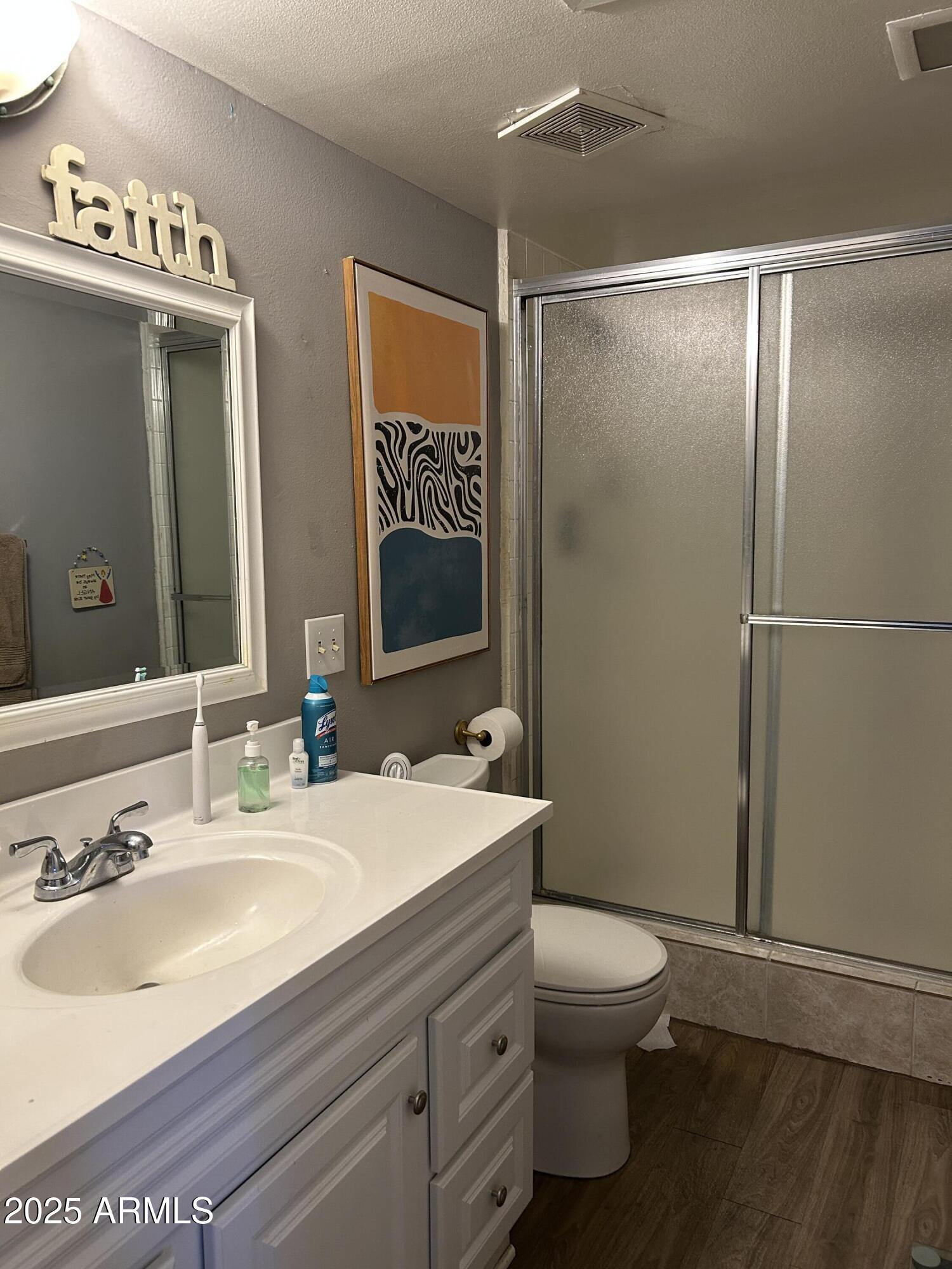 3230 E PINCHOT Avenue 32