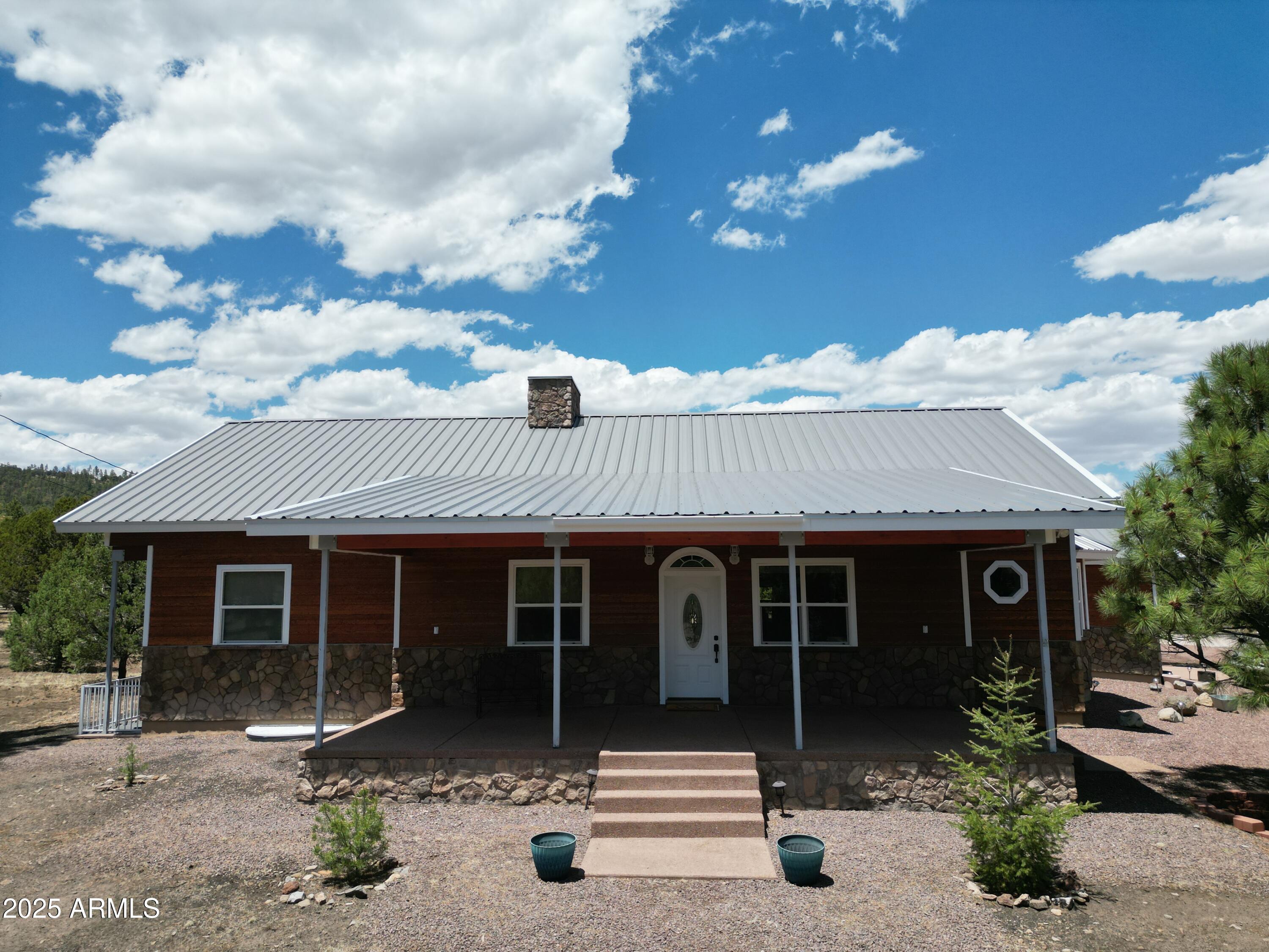 31 E COUNTY ROAD N2163 --