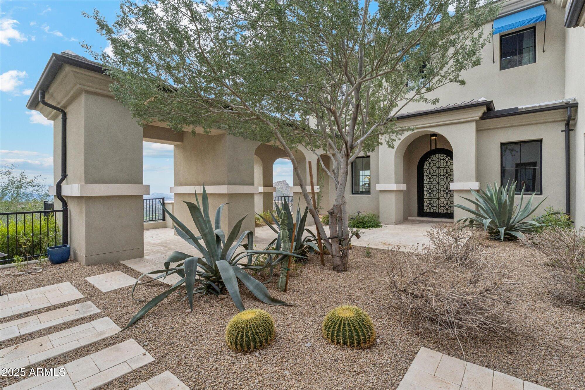 11450 E HIDEAWAY Lane