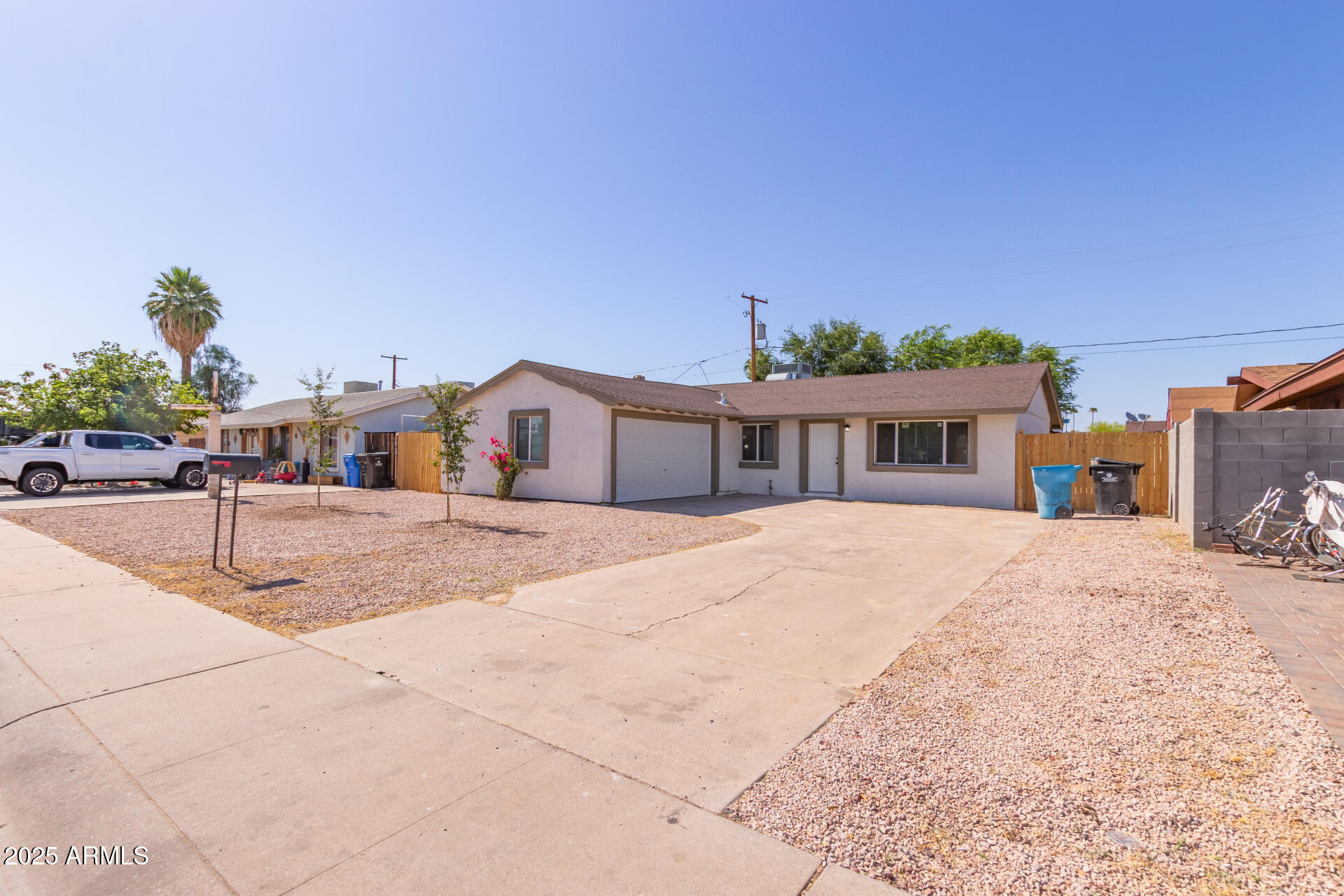 3812 W SELDON Lane