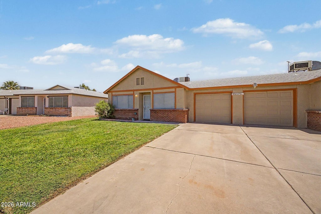 Photo of 10325 N 95th Drive #B, Peoria, AZ 85345 (MLS # 7038192)