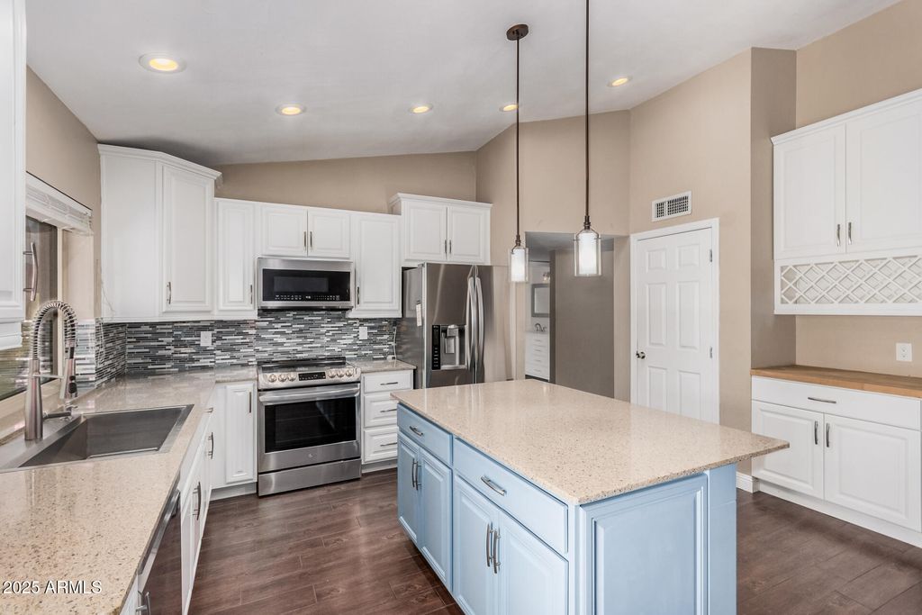 Photo of 6210 W Desert Hills Drive, Glendale, AZ 85304 (MLS # 6923479)