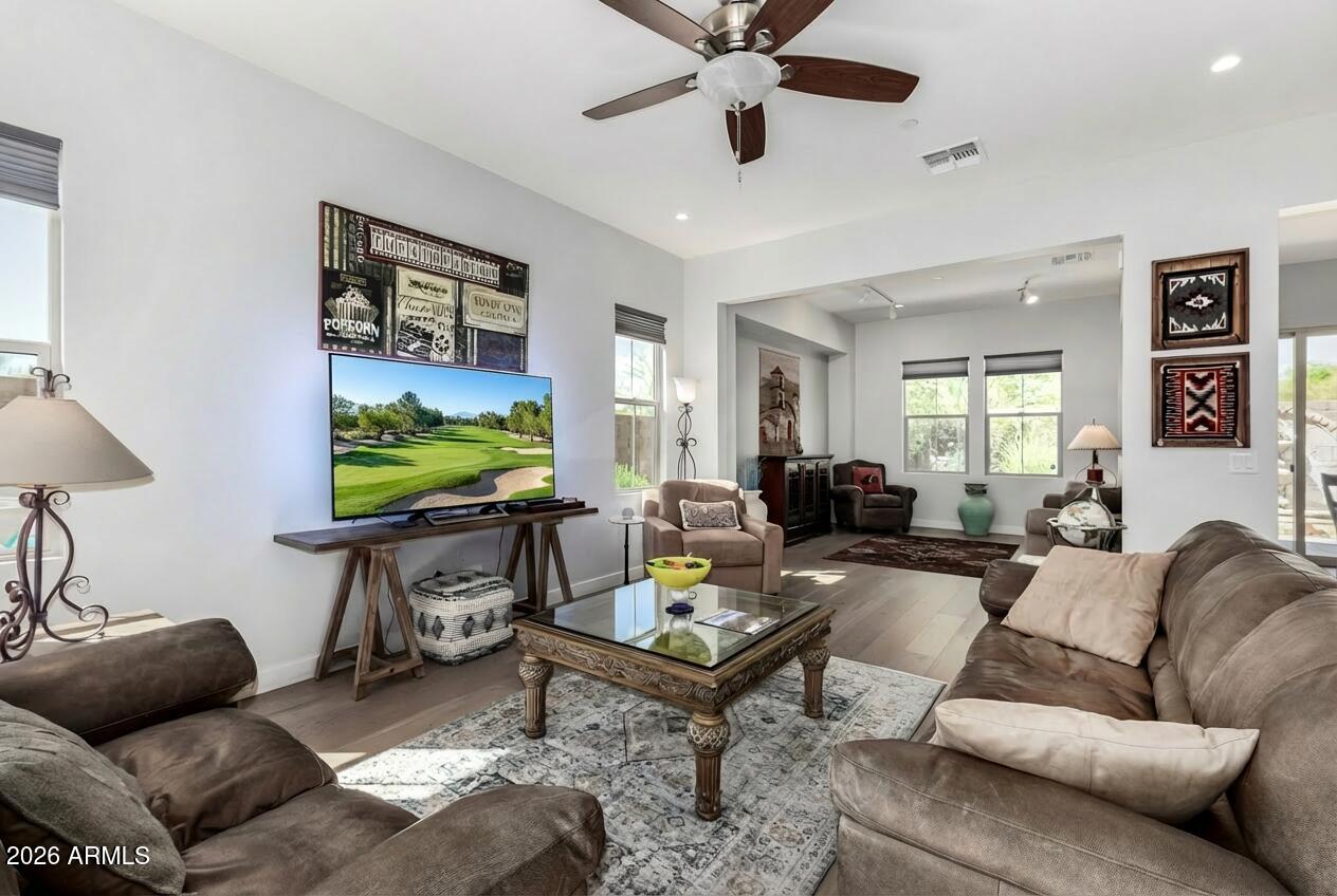 8712 E EASTWOOD Circle