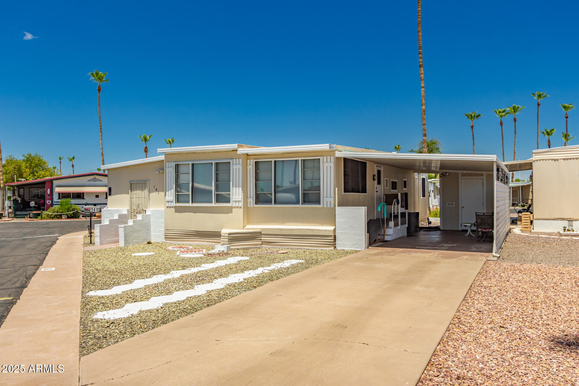4065 E UNIVERSITY Drive 141