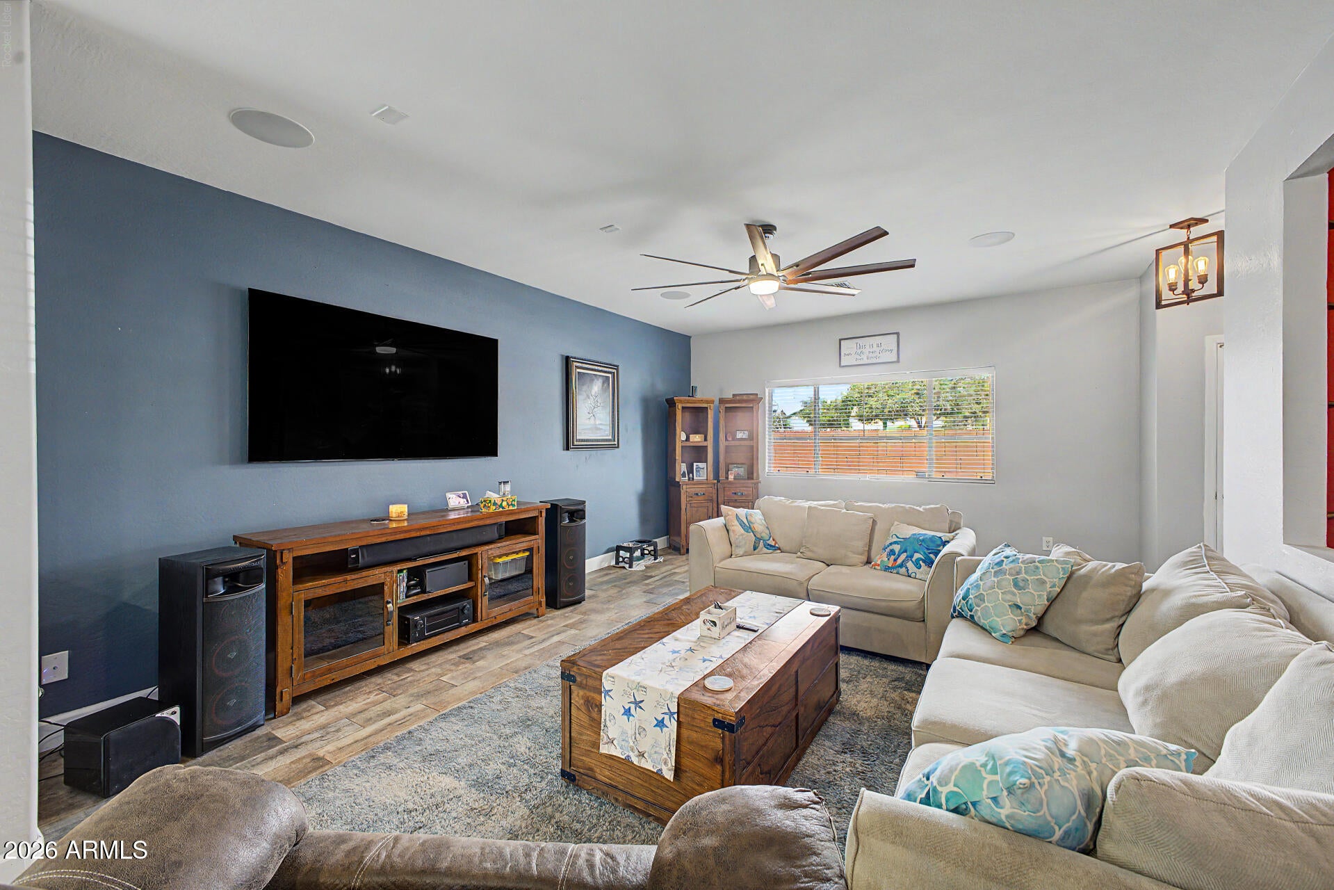 72 W DRAGON TREE Avenue