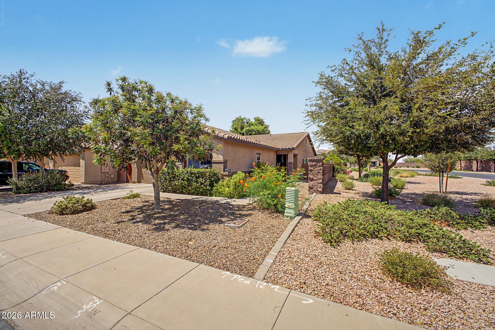 Properties 3 72 W DRAGON TREE Avenue