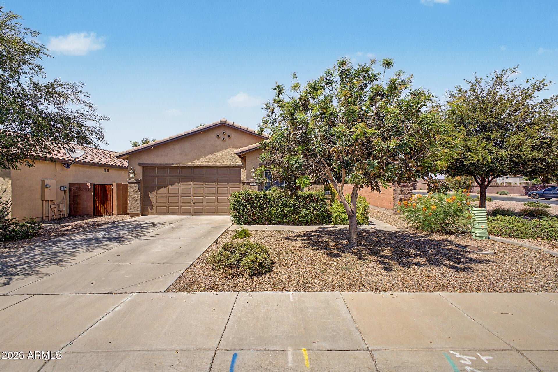 72 W DRAGON TREE Avenue