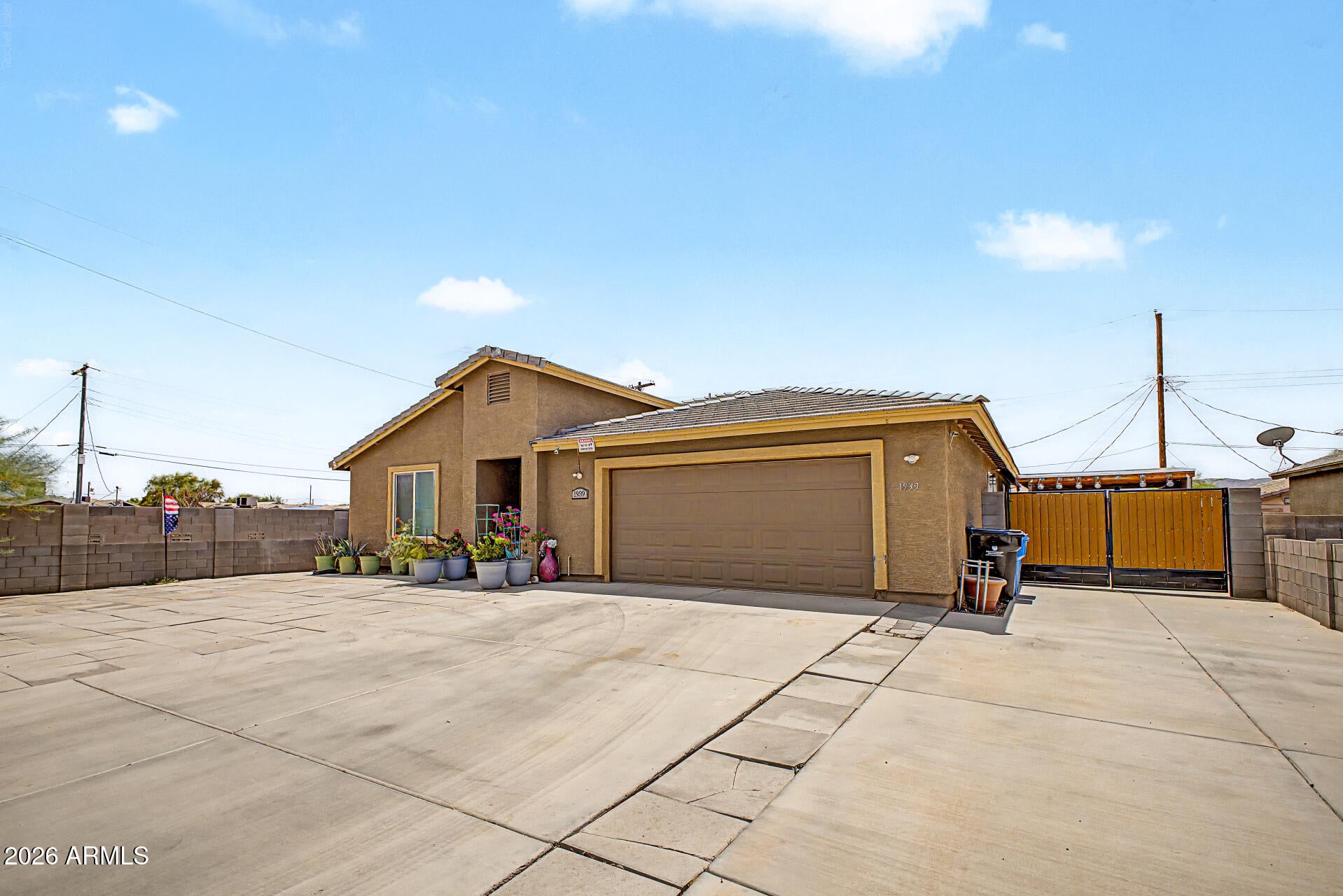 1939 E ENCINAS Lane