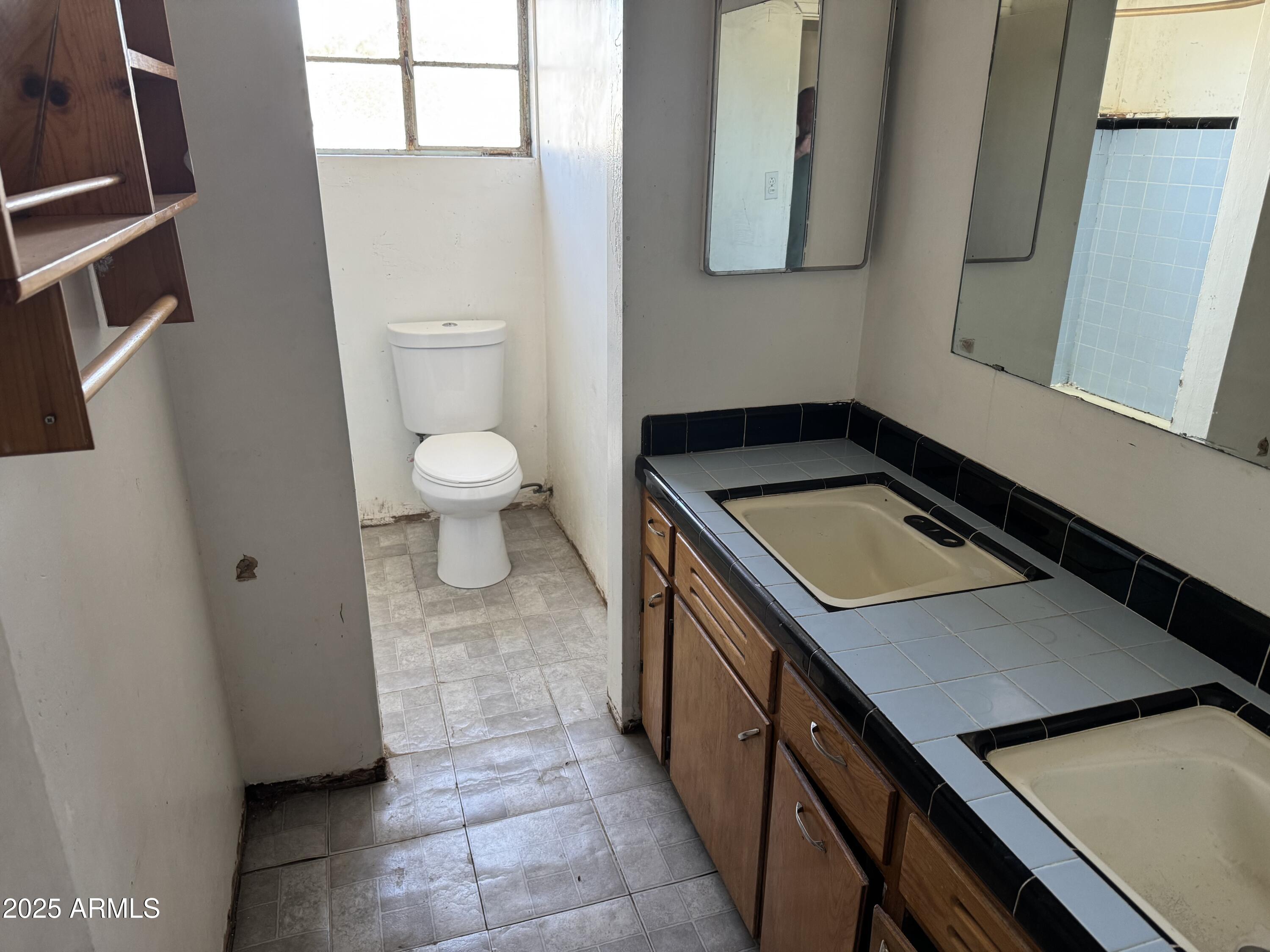 3801 W MONTEBELLO Avenue