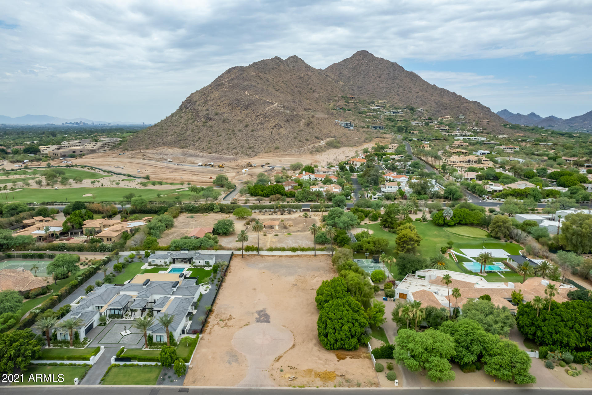CAMELBACK LANDS - Land