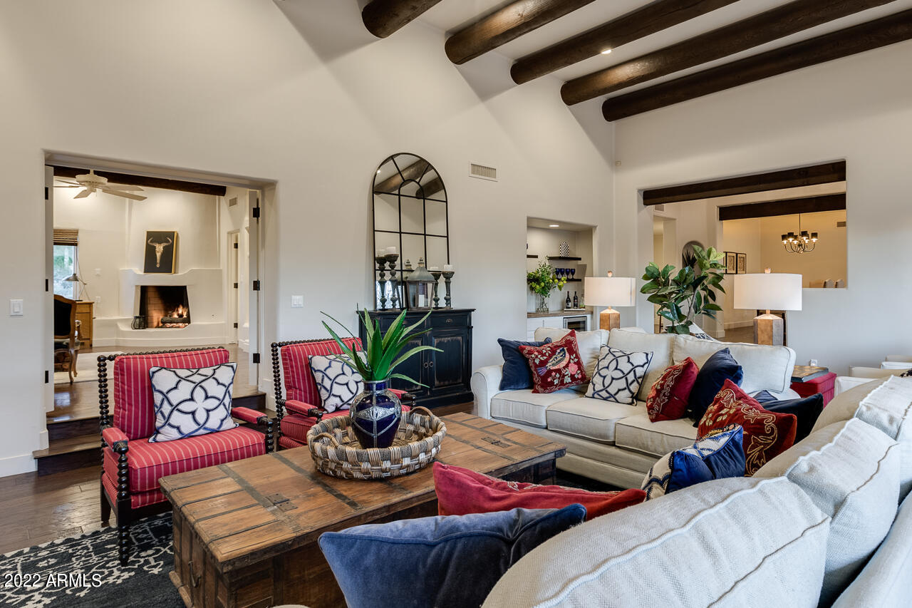 10801 E HAPPY VALLEY Road 74