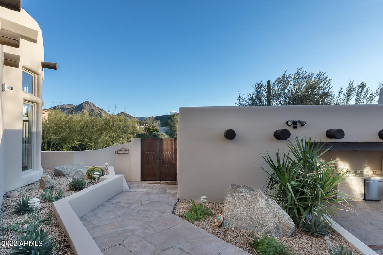 10801 E HAPPY VALLEY Road 74