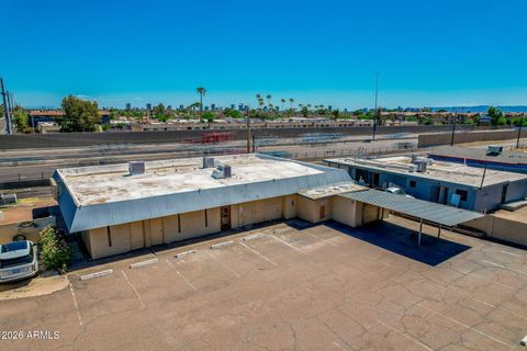 4496 N BLACK CANYON Highway Phoenix AZ 85017