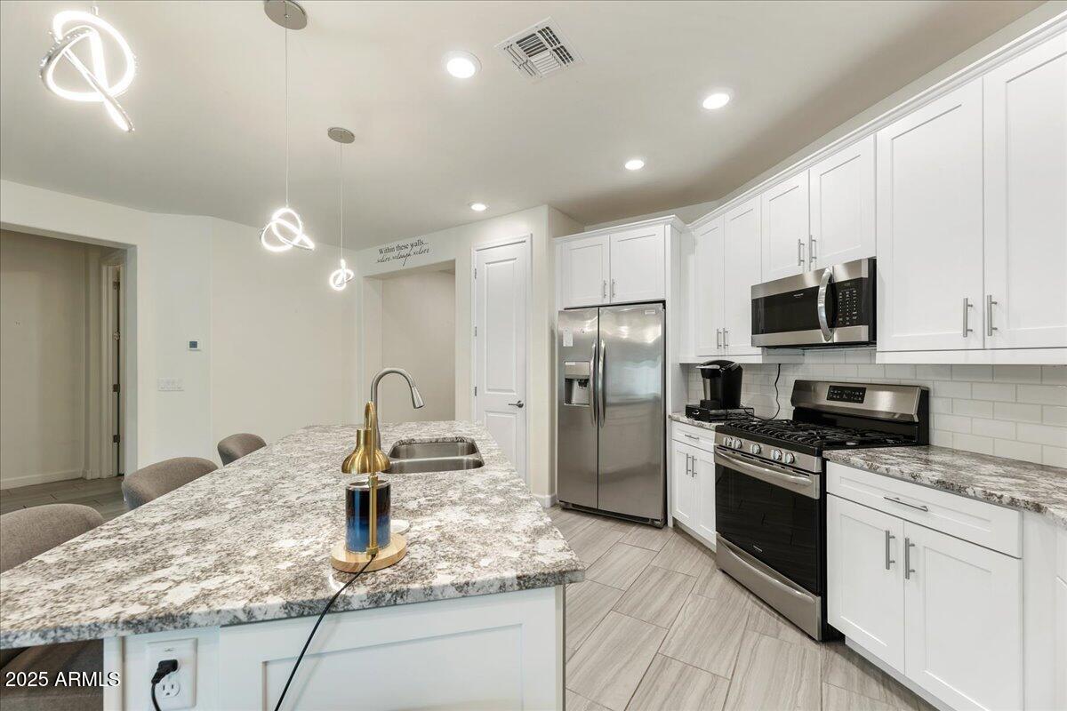 2745 W POLLACK Street