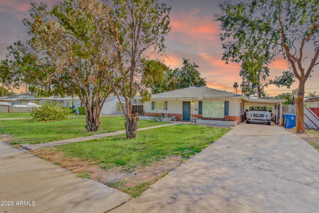Photo of 345 W 9th Street W, Mesa, AZ 85201 (MLS # 6926578)