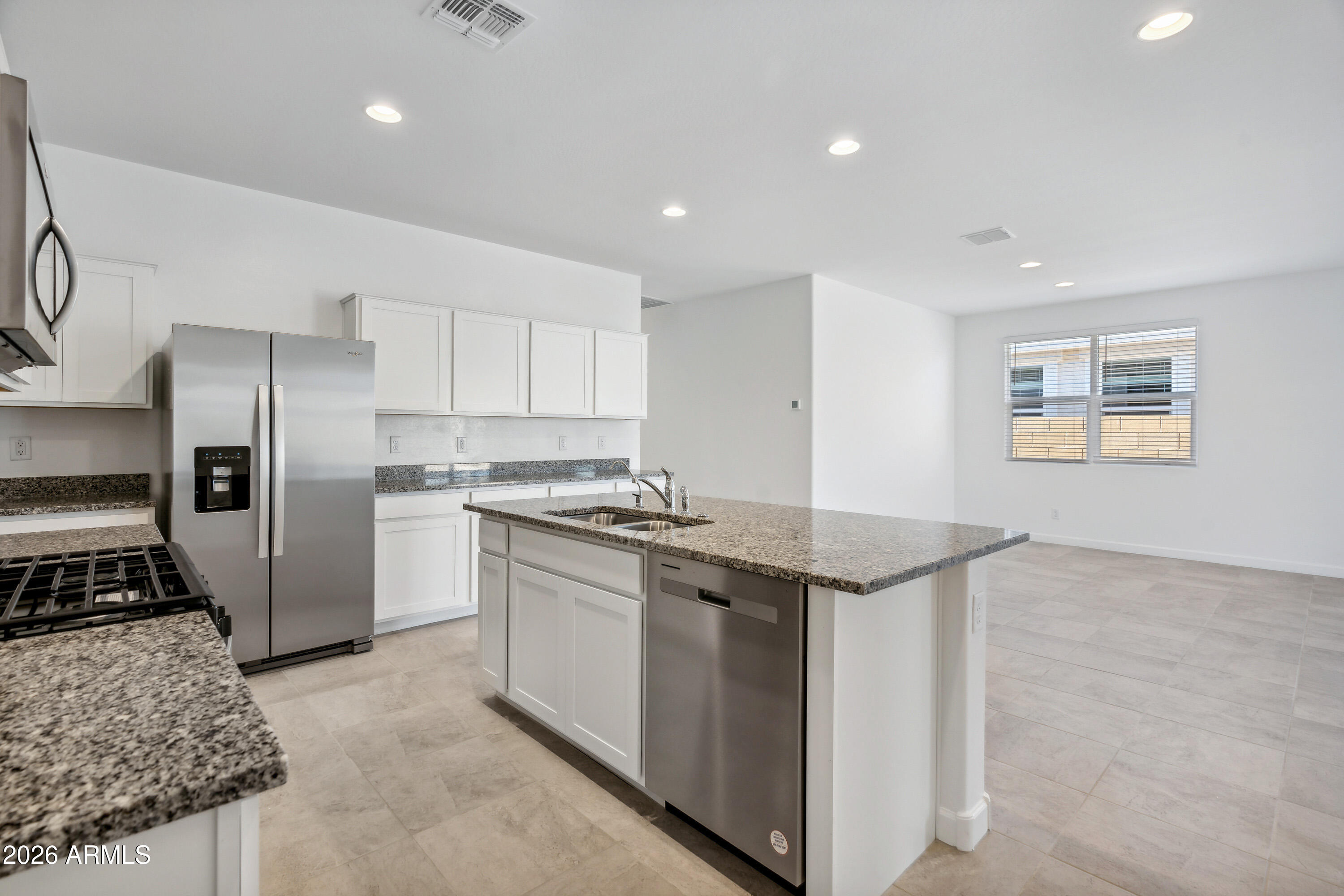 46608 W SKYLINE Drive