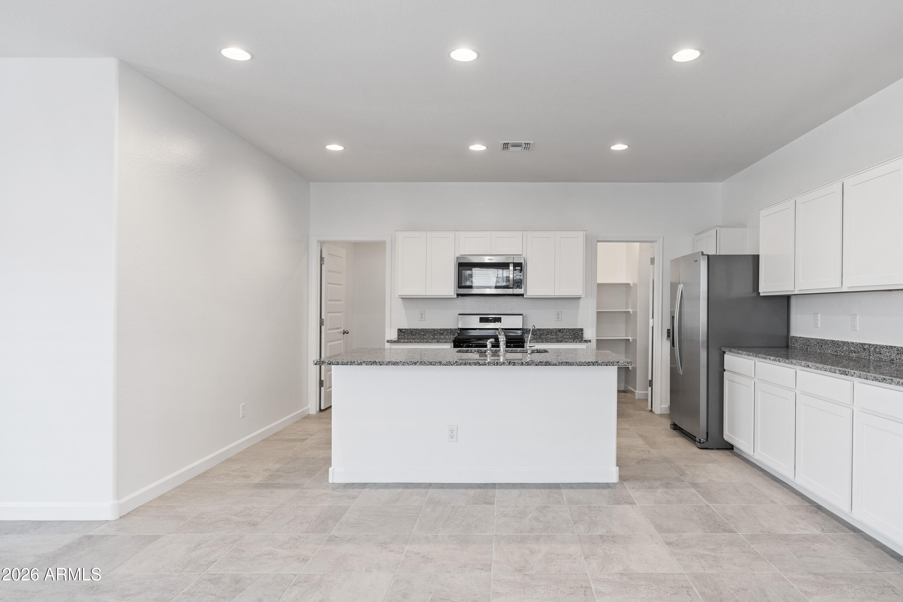 46608 W SKYLINE Drive
