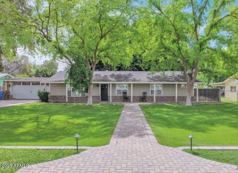 3229 E CLARENDON Avenue E