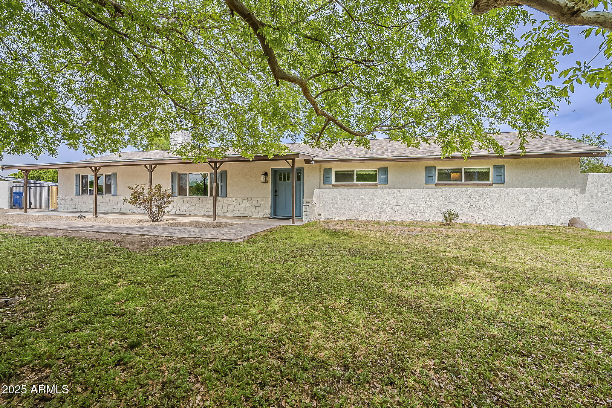 4014 W TOPEKA Drive