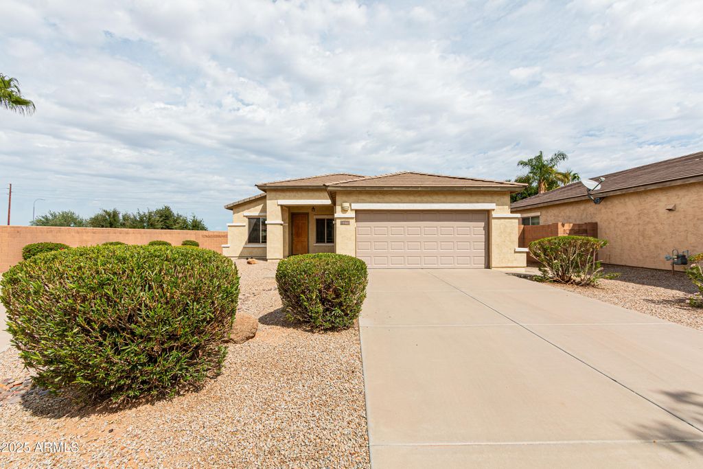 Photo of 650 E Las Colinas Place, Chandler, AZ 85249 (MLS # 6921455)