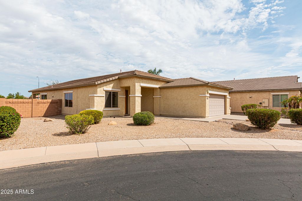 Photo of 650 E Las Colinas Place, Chandler, AZ 85249 (MLS # 6921455)