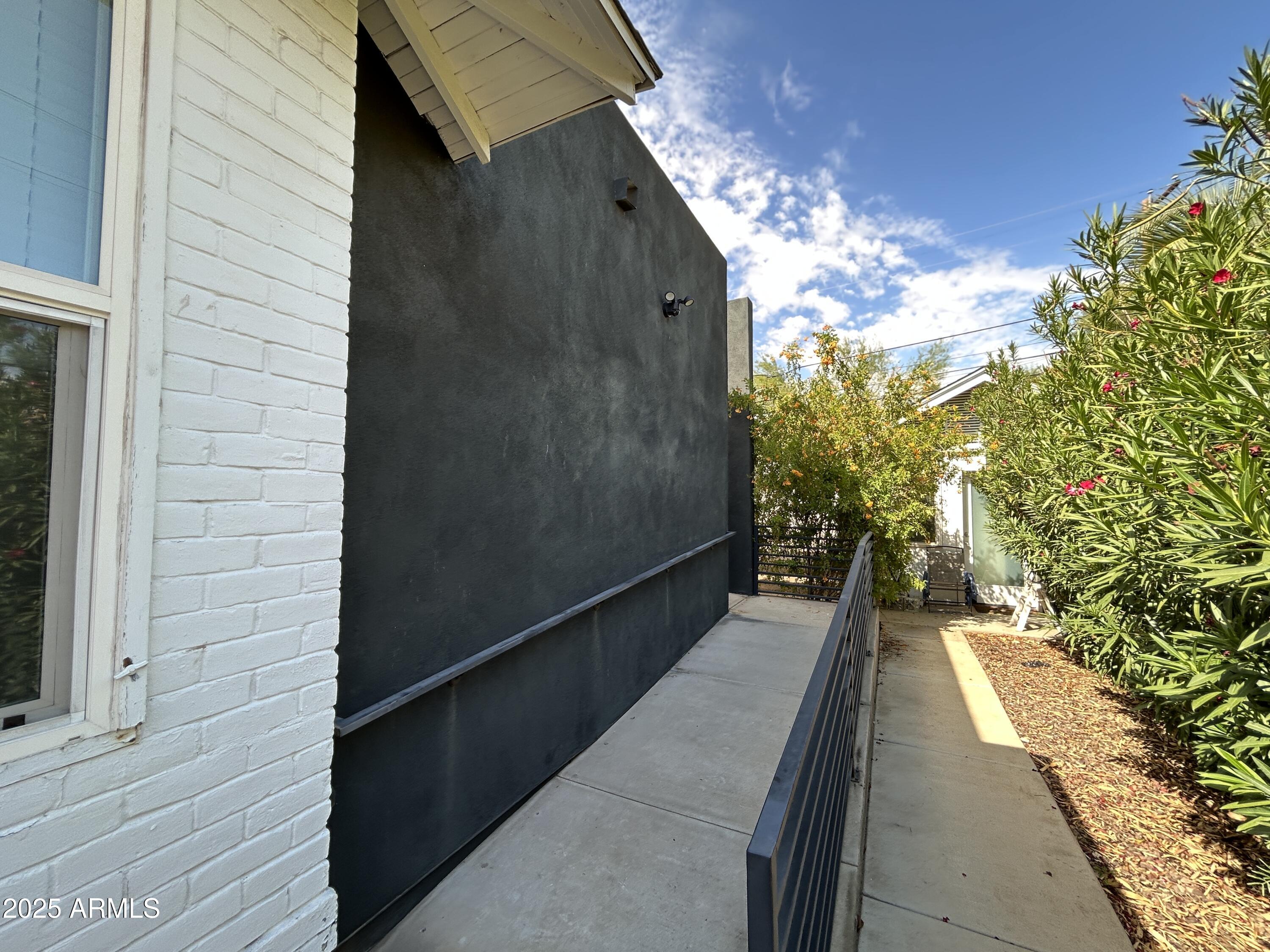 526 W CULVER Street B