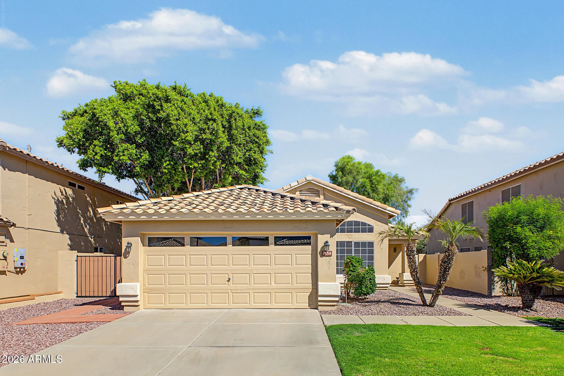 7454 W LOUISE Drive