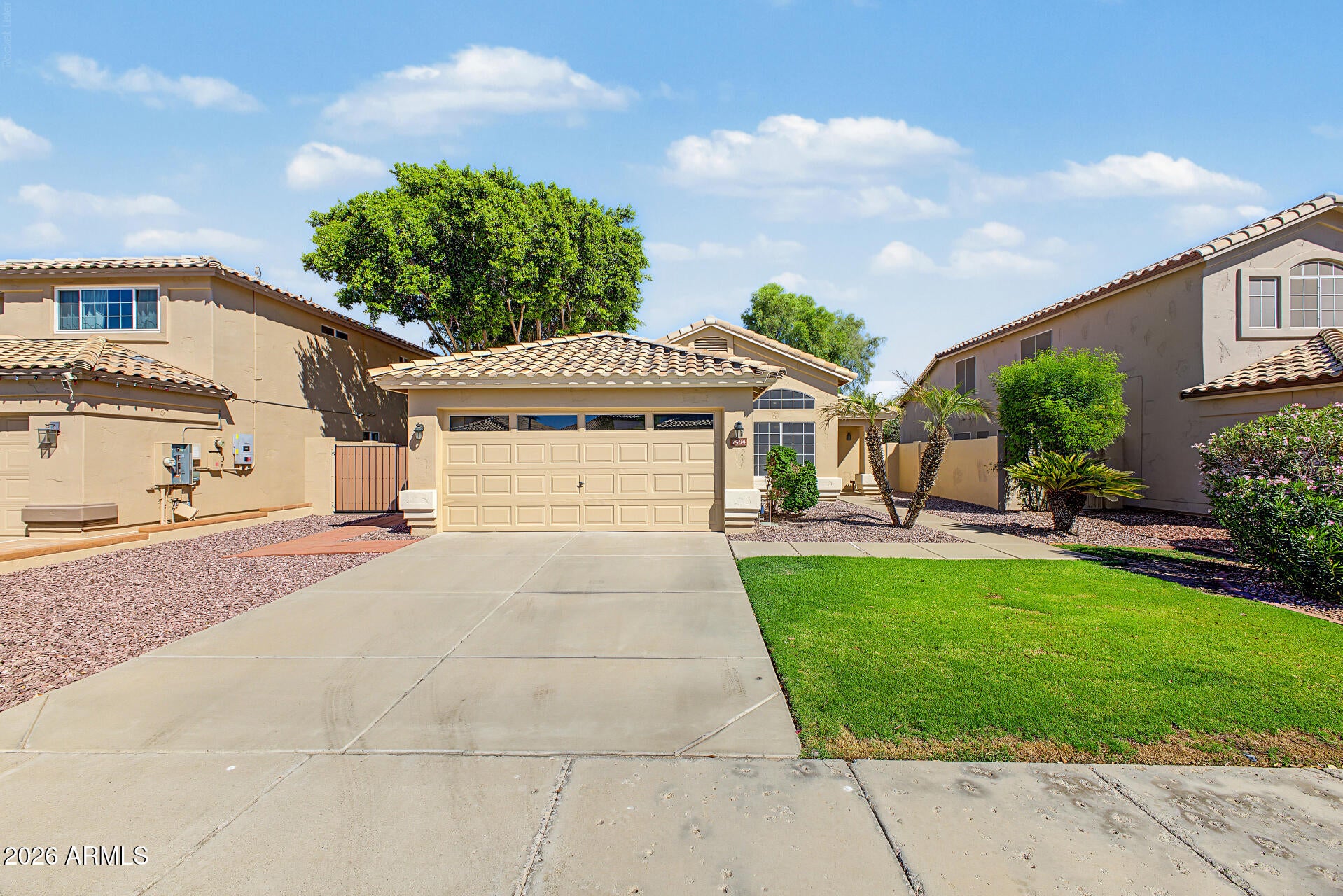 7454 W LOUISE Drive