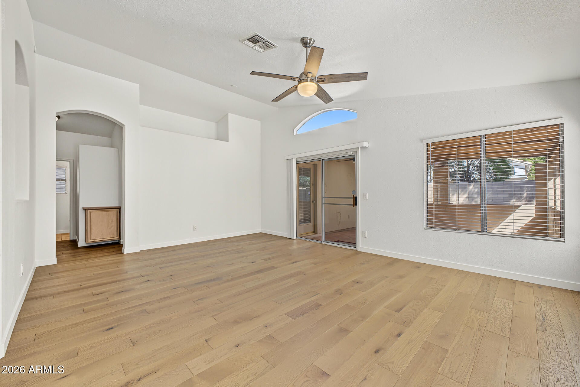 7454 W LOUISE Drive