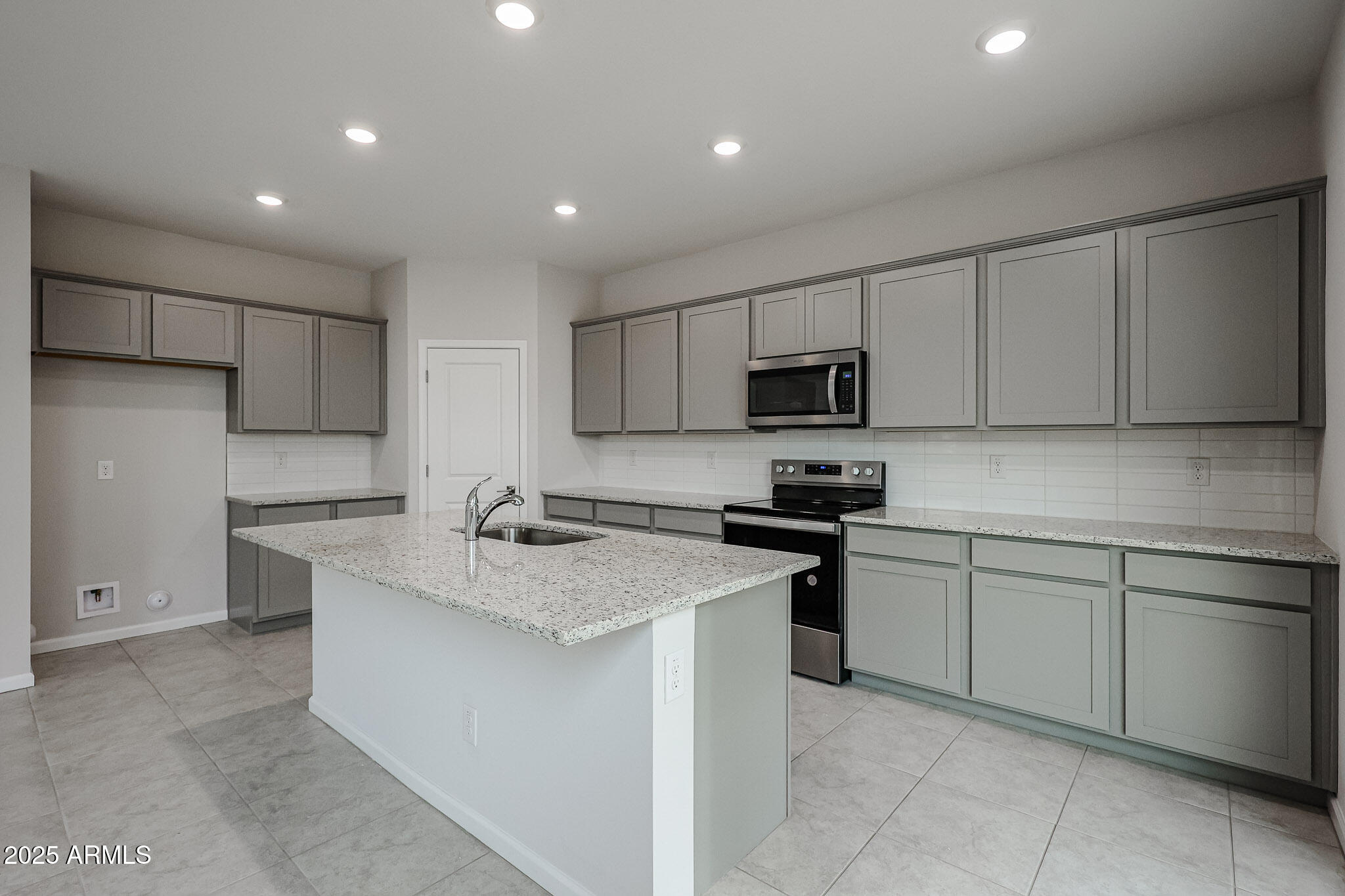 2623 E BOULDER Avenue