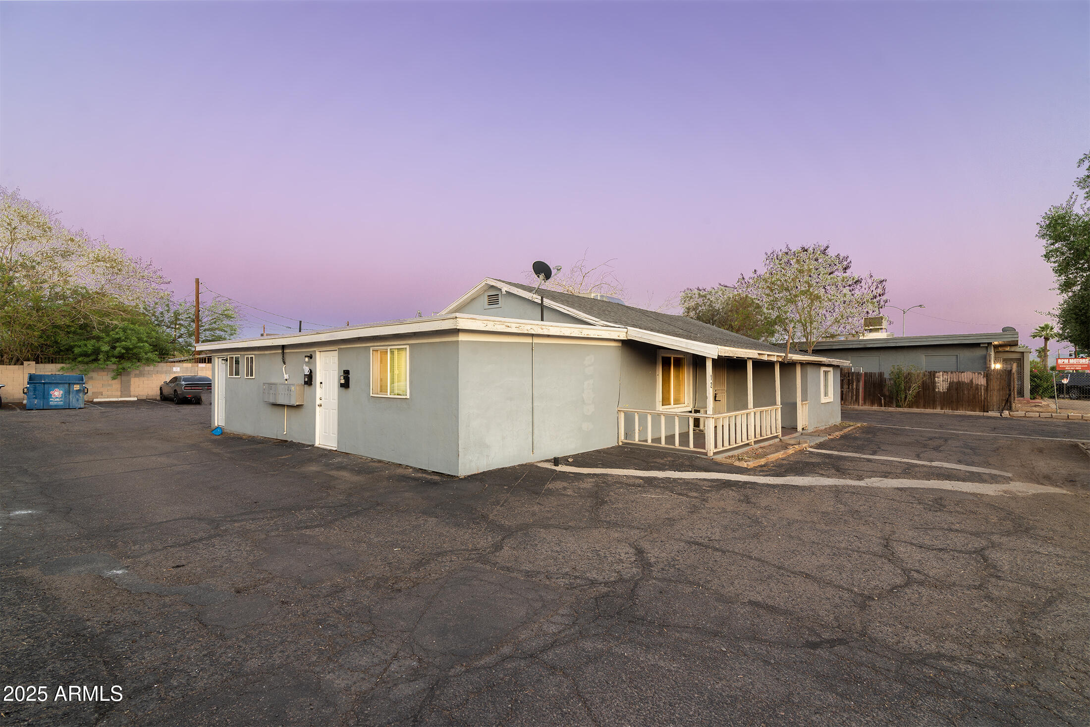 525-526 N 32nd Street 1-13