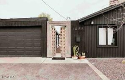 Photo of 1055 E Whitton Avenue, Phoenix, AZ 85014 (MLS # 6947020)