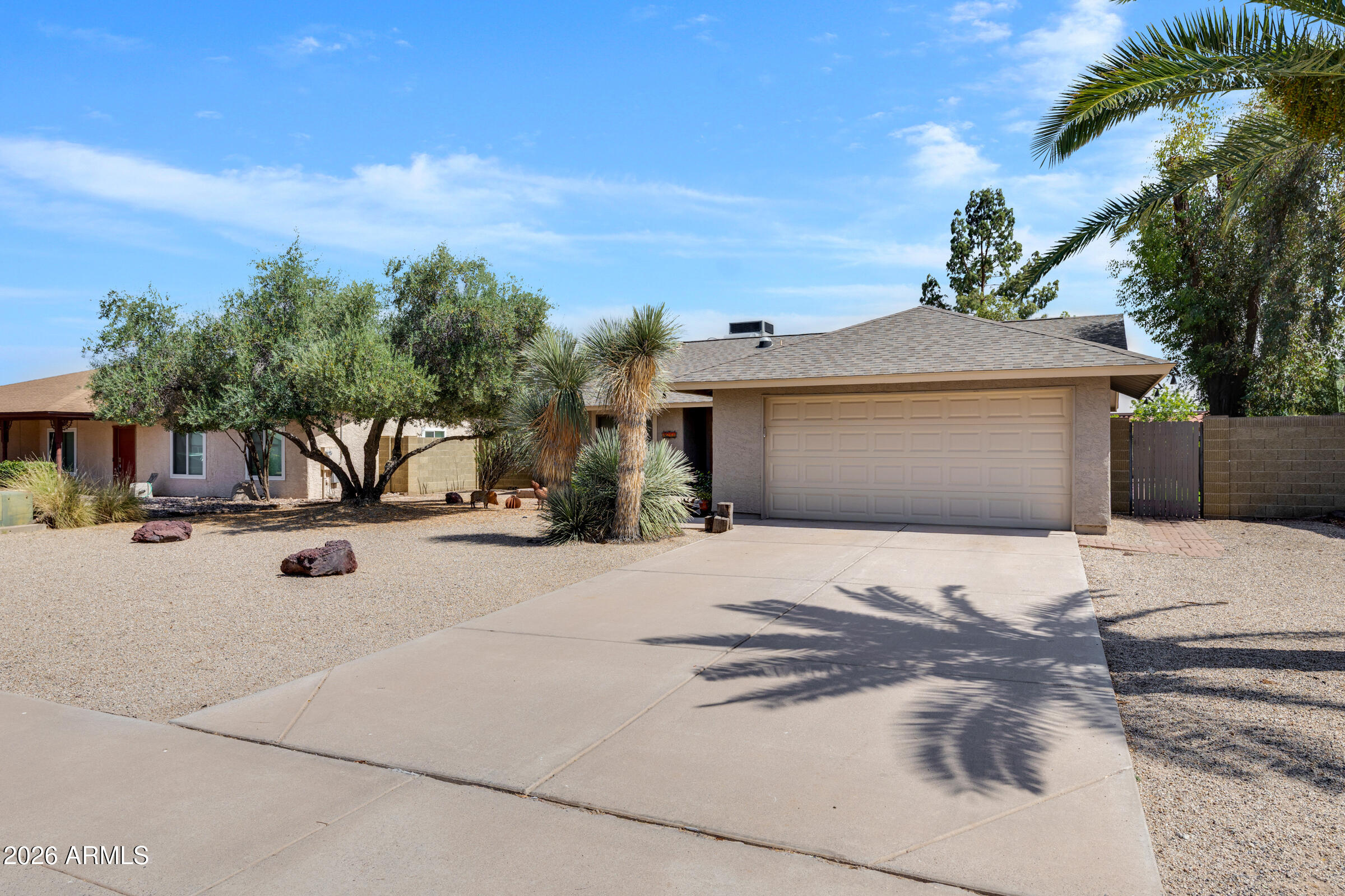 4211 E AHWATUKEE Drive