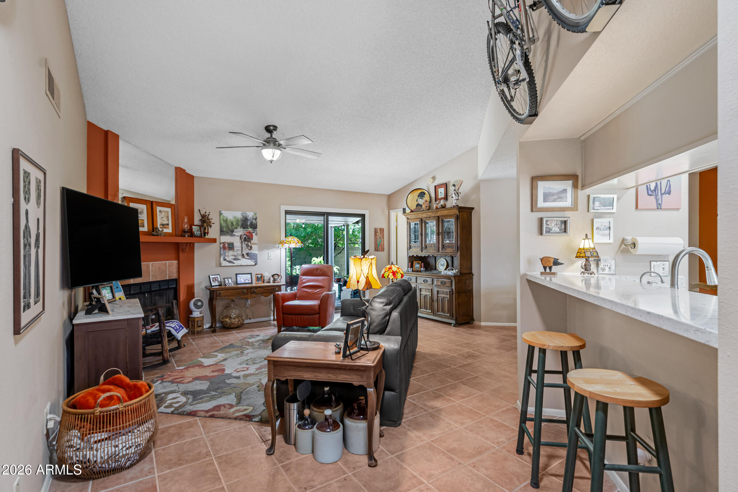 4211 E AHWATUKEE Drive