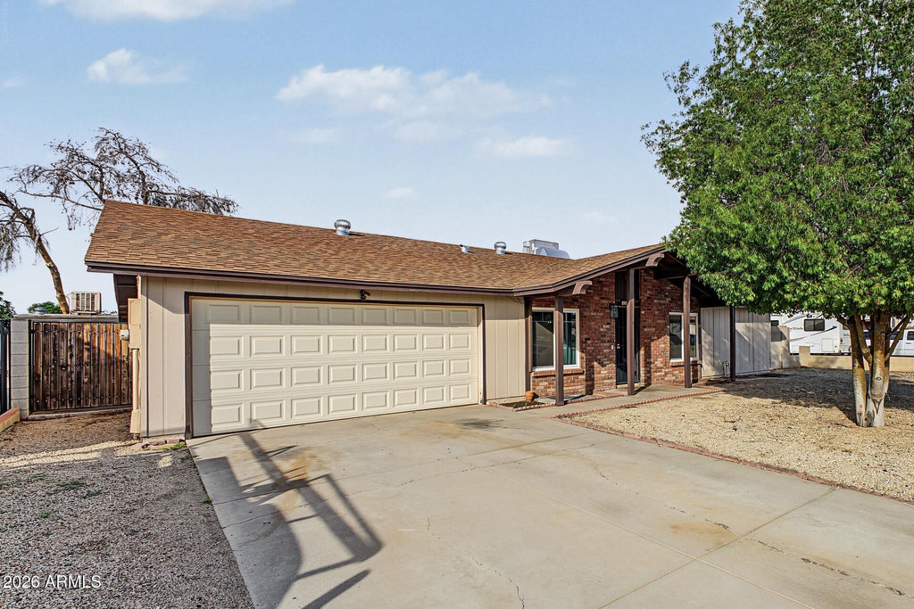 Photo of 8602 W Heatherbrae Drive, Phoenix, AZ 85037 (MLS # 7094976)