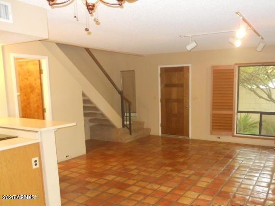 10424 N 11TH Place 2