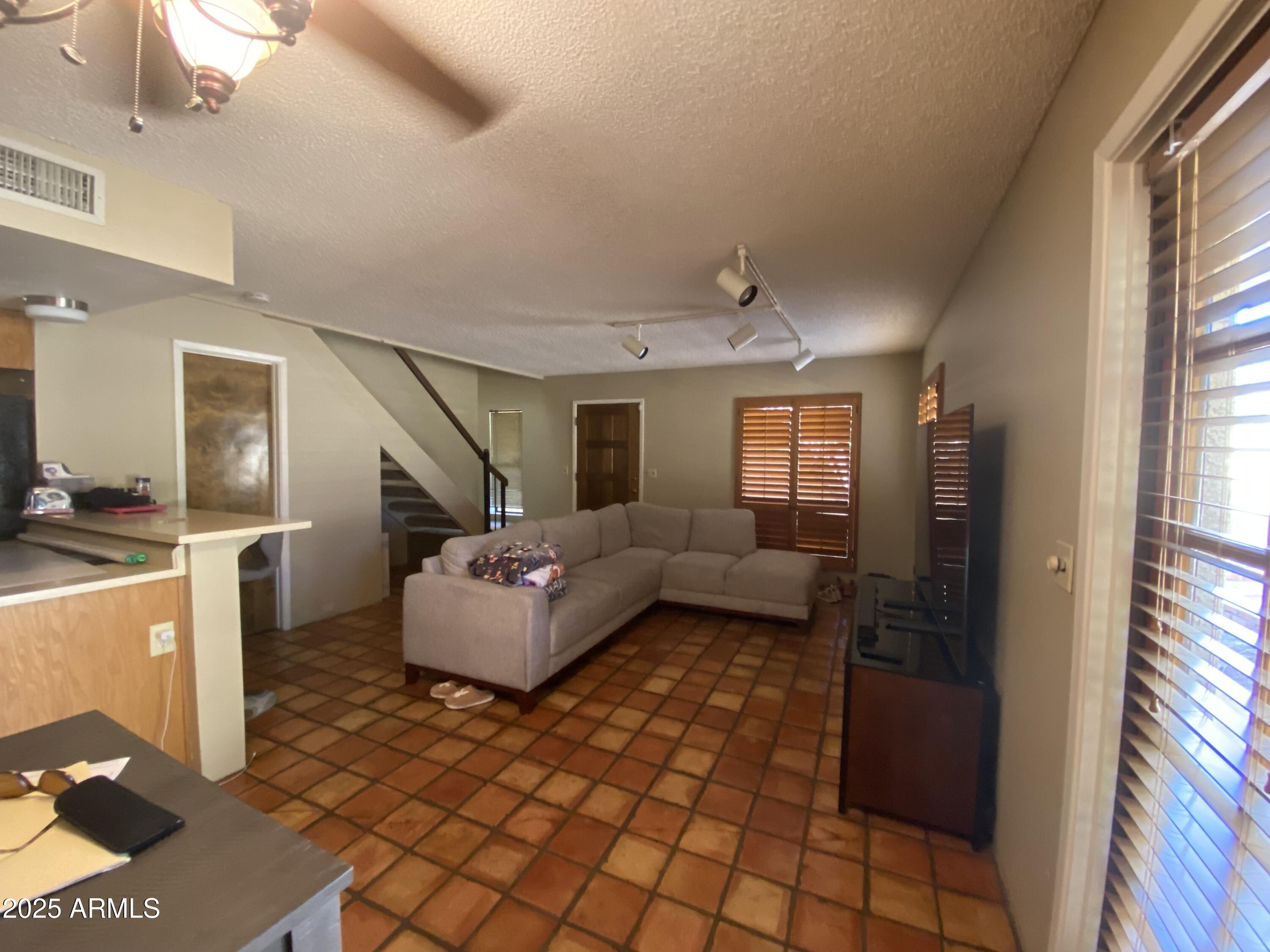 10424 N 11TH Place 2