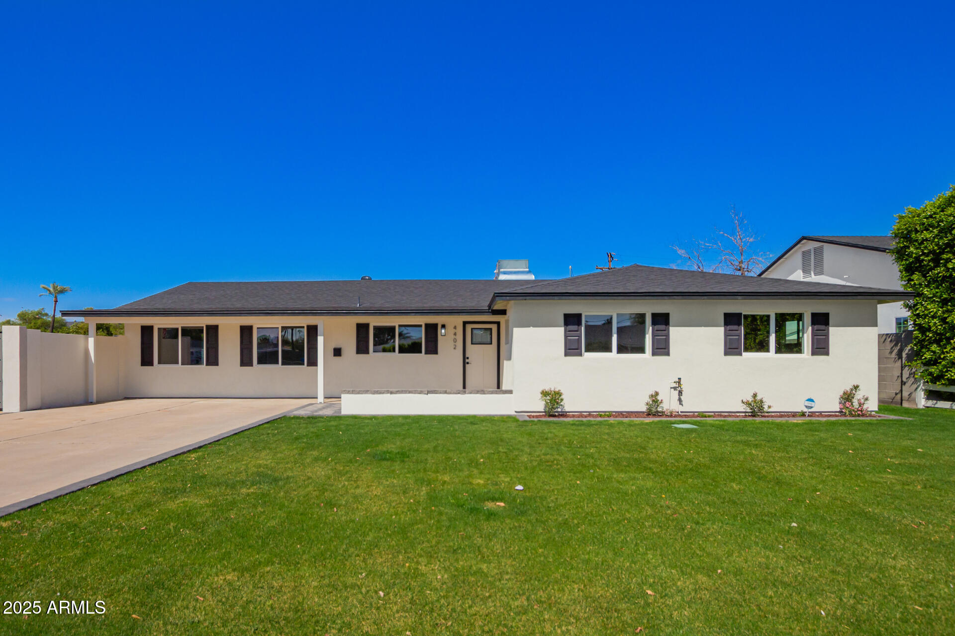4402 E MITCHELL Drive