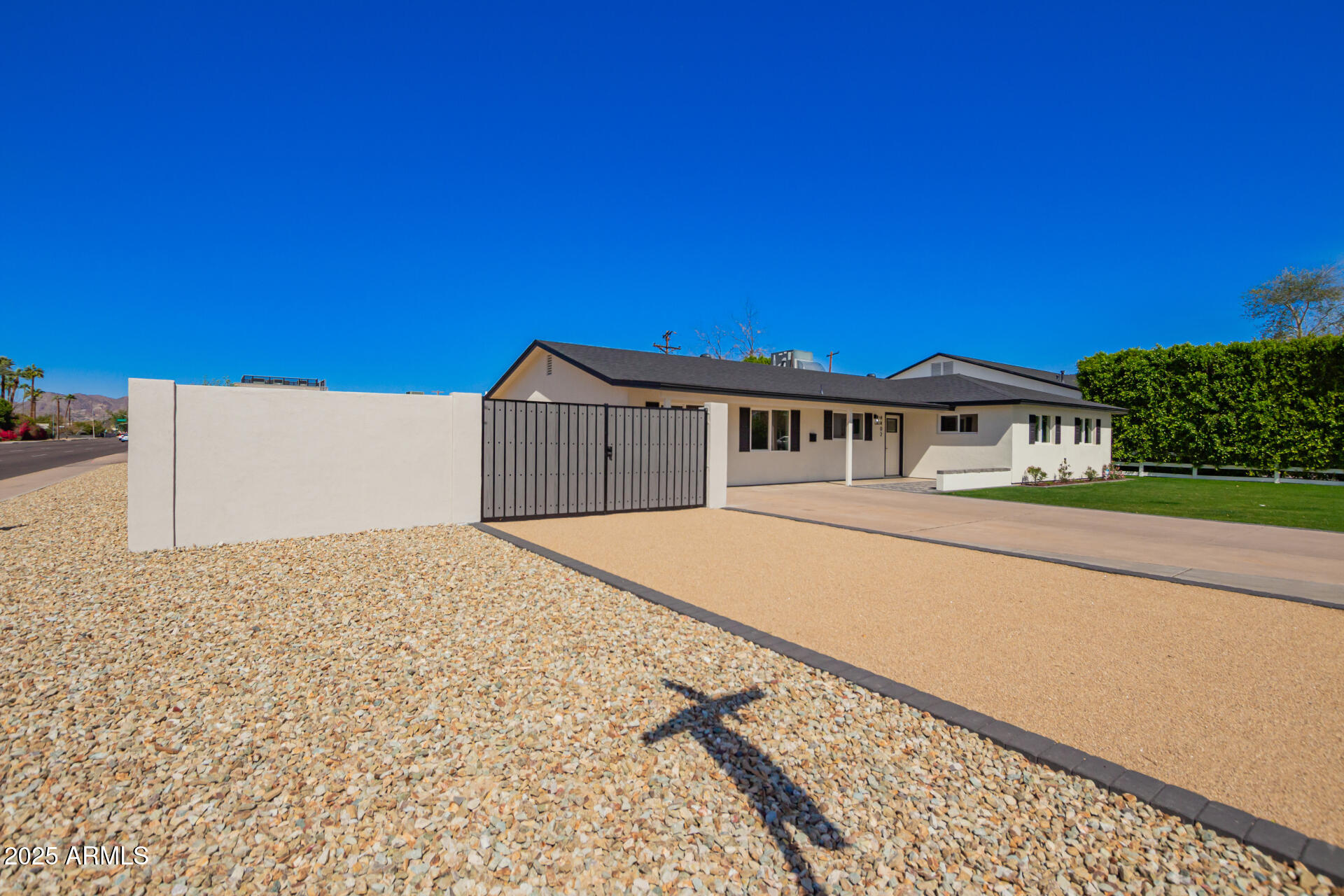 4402 E MITCHELL Drive