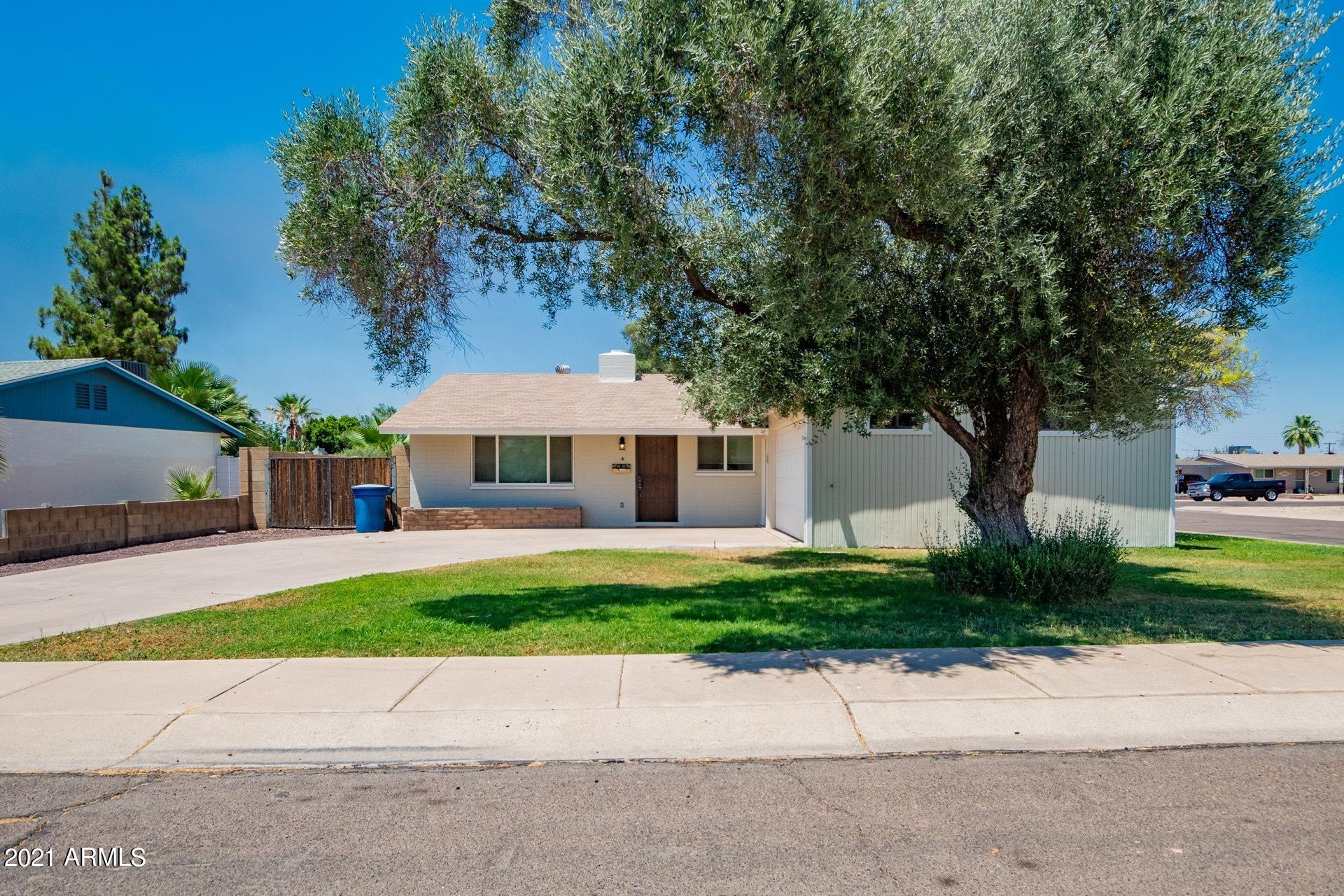1608 W INVERNESS Drive