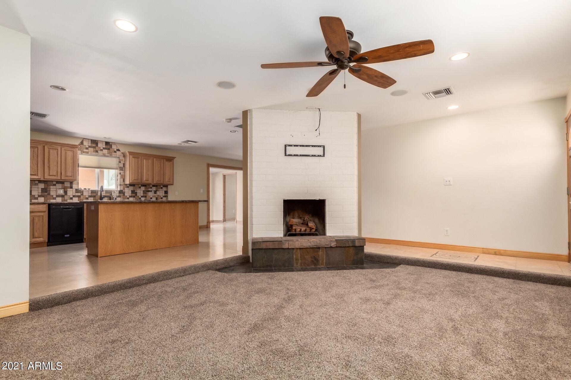 1608 W INVERNESS Drive
