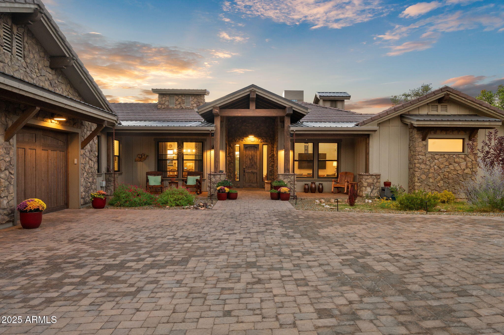 14335 N THREE SISTERS Drive