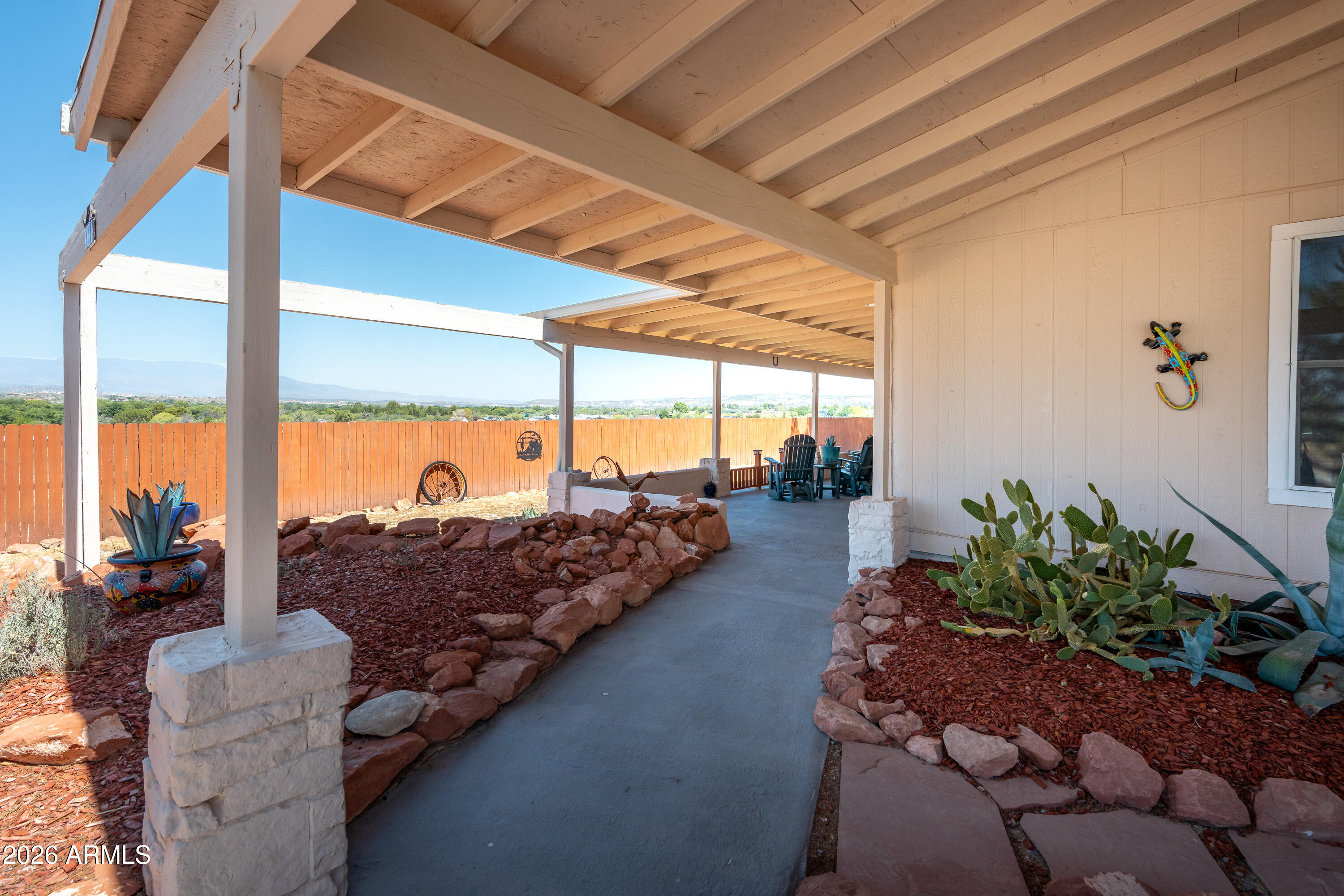 1012 W APACHE Trail